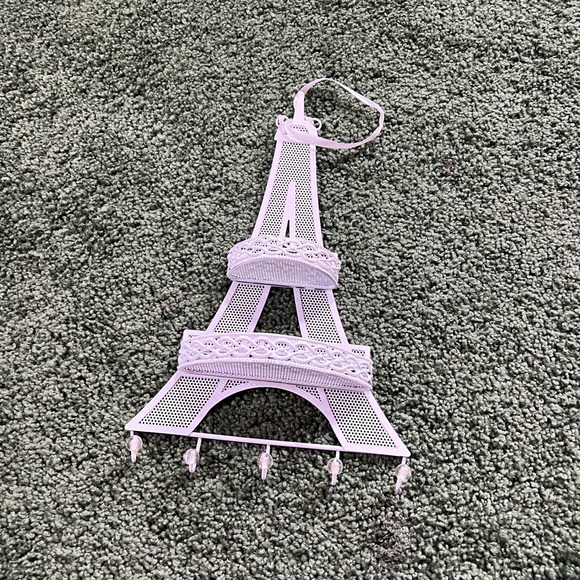 White Eiffel-tower shaped jewelry holder 🤍 - Picture 1 of 3